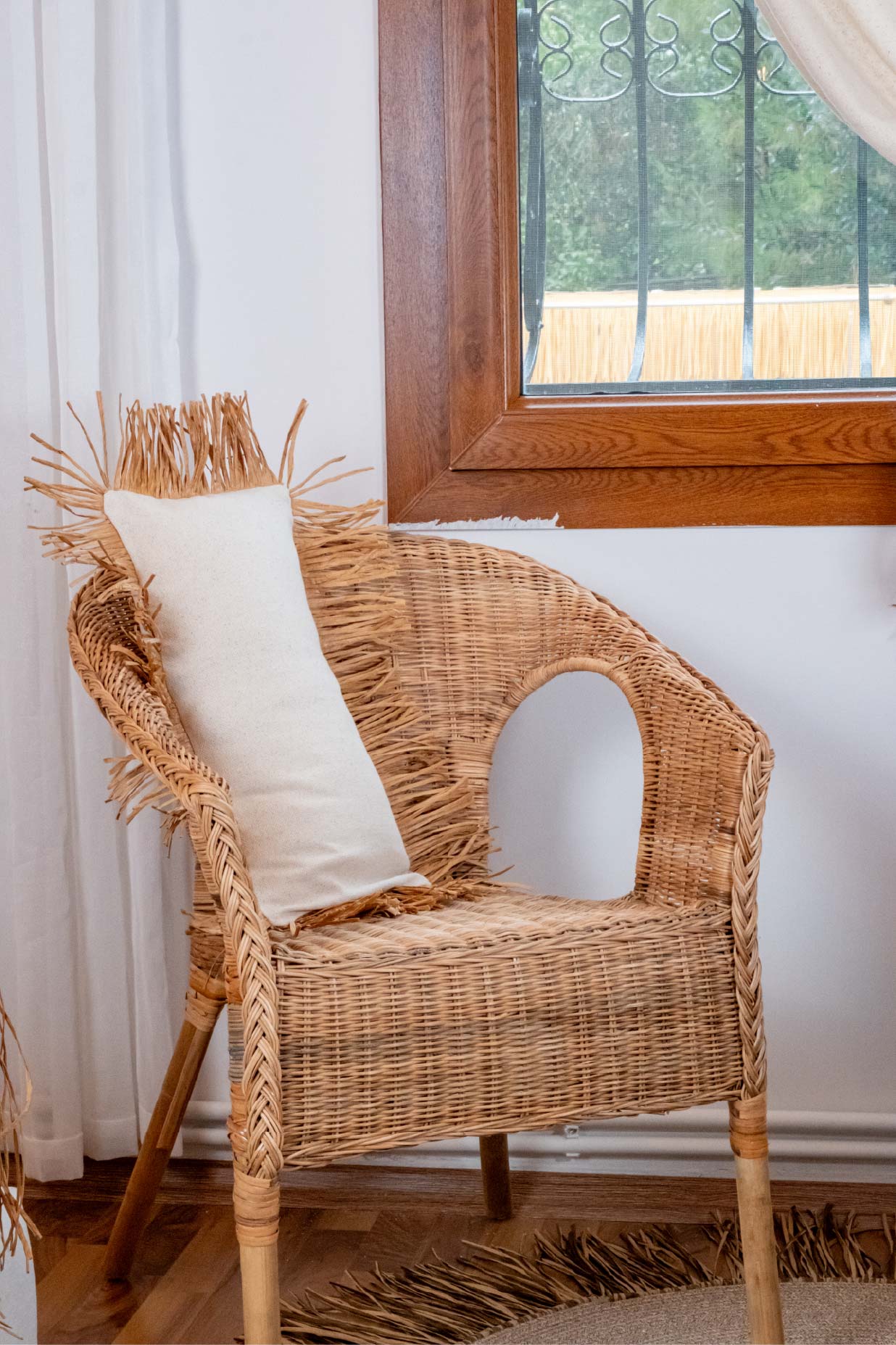 Bohem Rafya Püsküllü Doğal Kumaş Kırlent Kılıfı Bej 25x50 cm