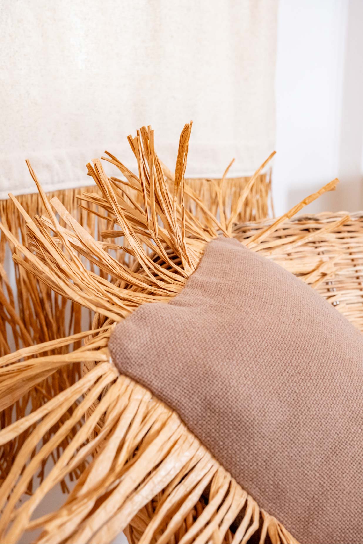 Bohem Rafya Püsküllü Doğal Kumaş Kırlent Kılıfı Kahve 45x45 cm