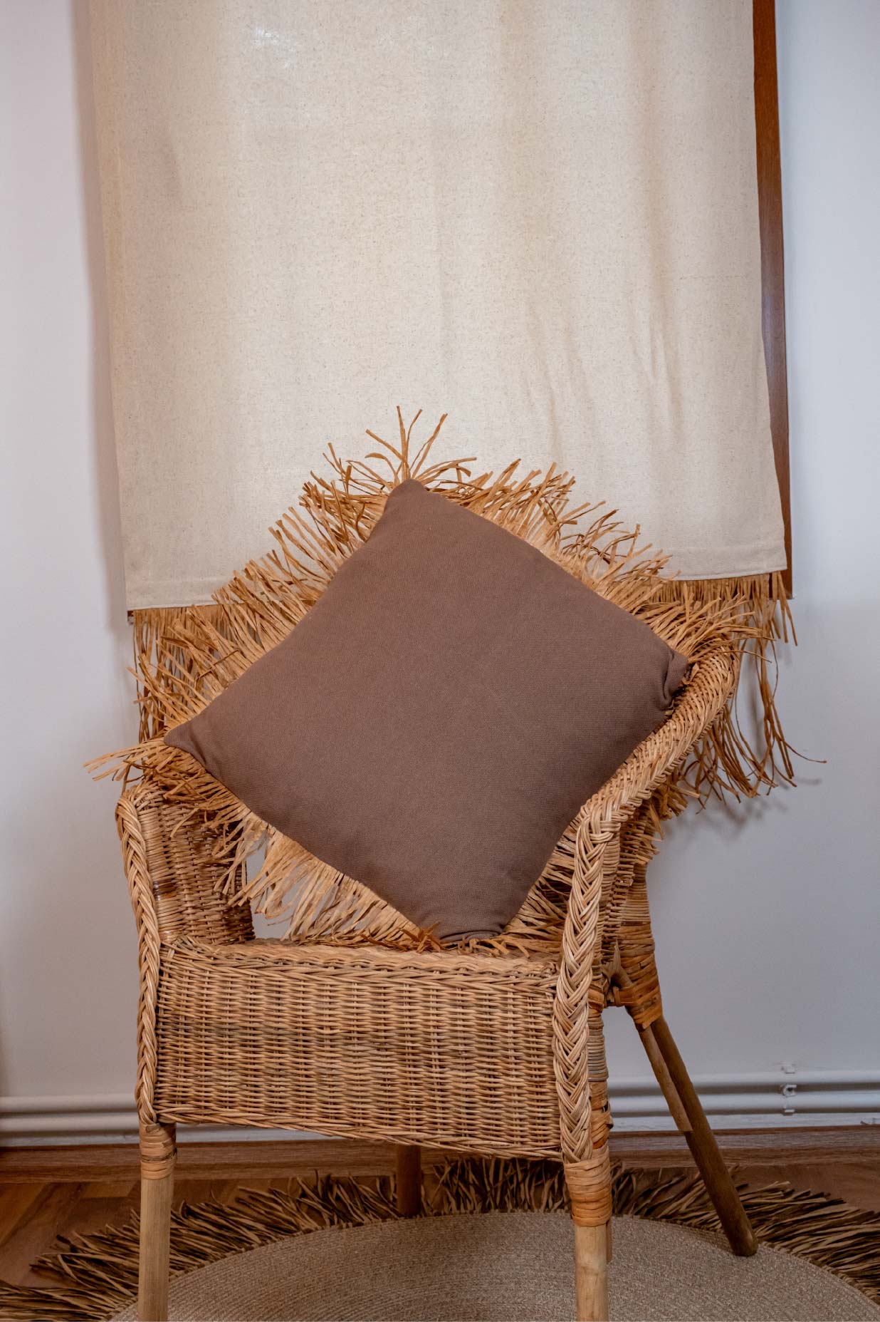 Bohem Rafya Püsküllü Doğal Kumaş Kırlent Kılıfı Kahve 45x45 cm